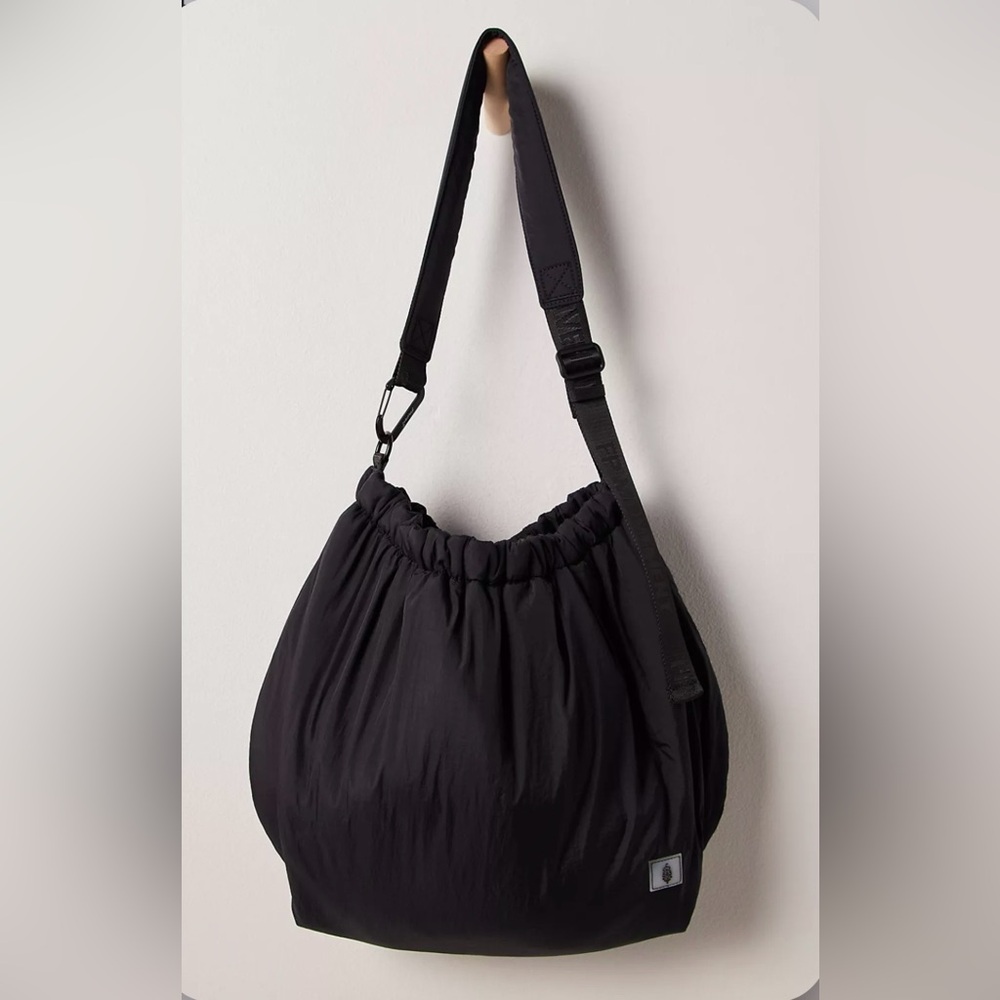 ▪️NWT Free People Rest Day Carryall Bag